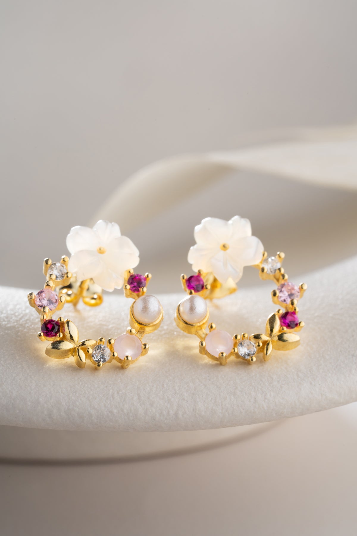 Mother of Pearl Flower Wreath Stud Earrings