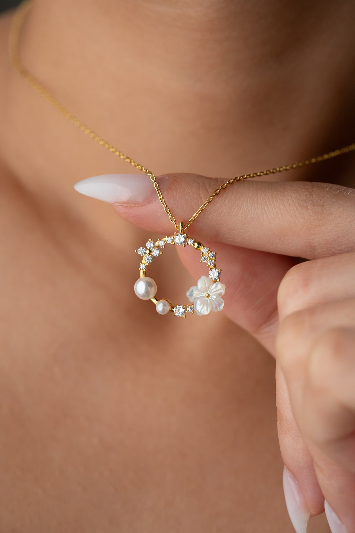 Pearl and Mother of Pearl Flower Wreath Necklace