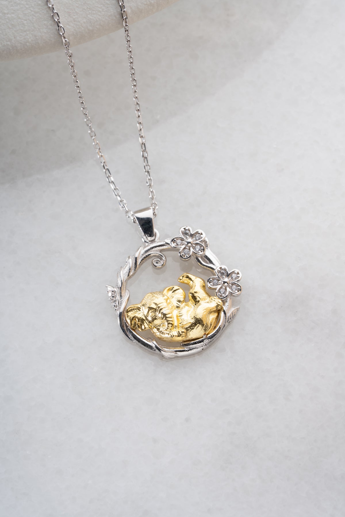 Lucky Elephant Wreath Pendant Necklace