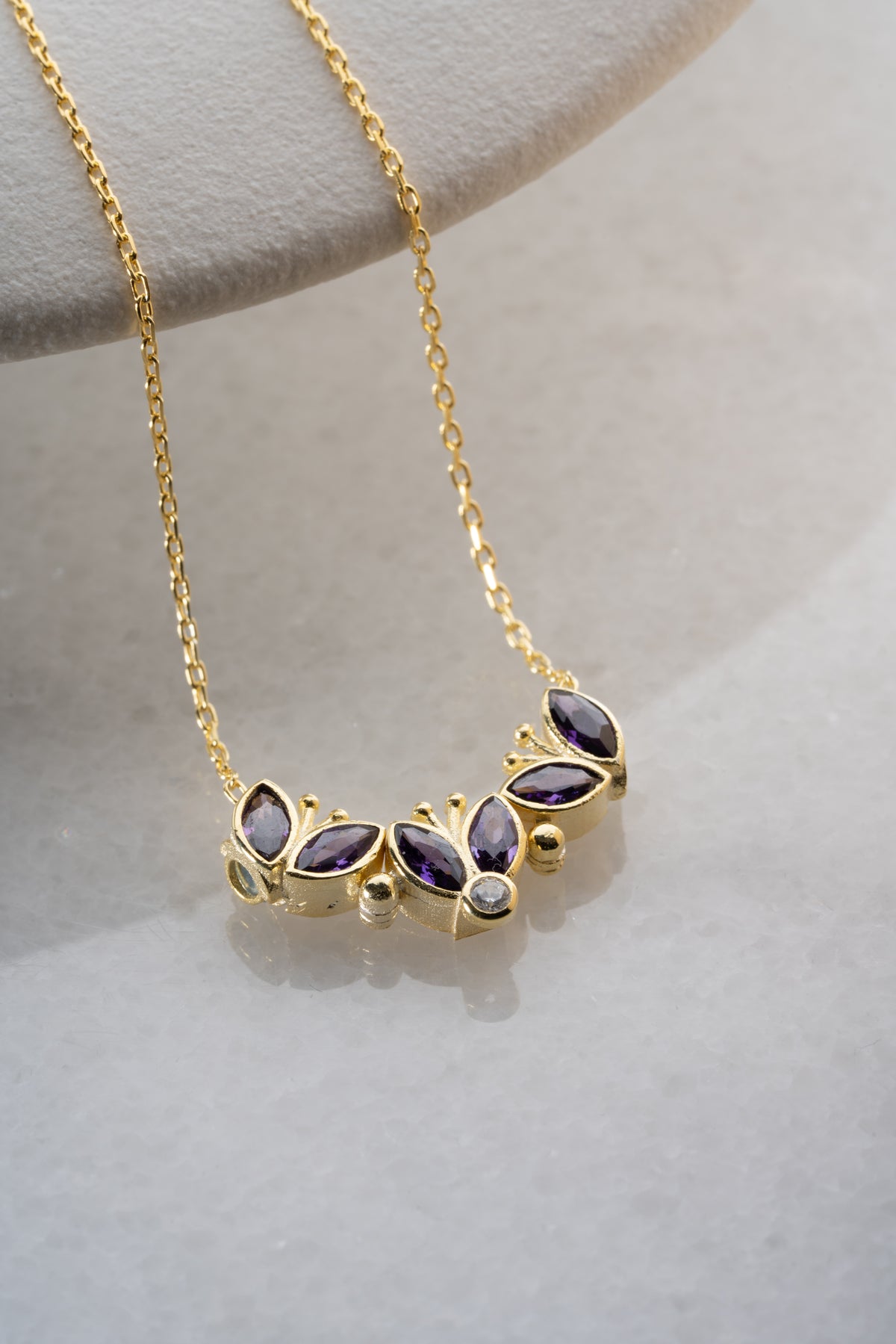 Amethyst Flower Pendant Necklace in Gold