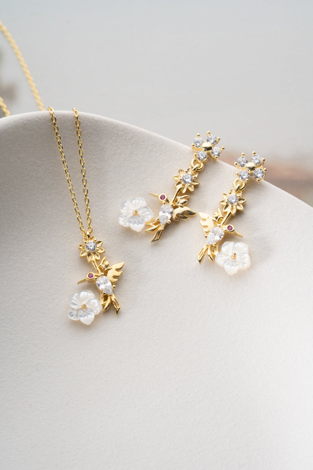 Hummingbird and Pearl Flower Jewelry Set