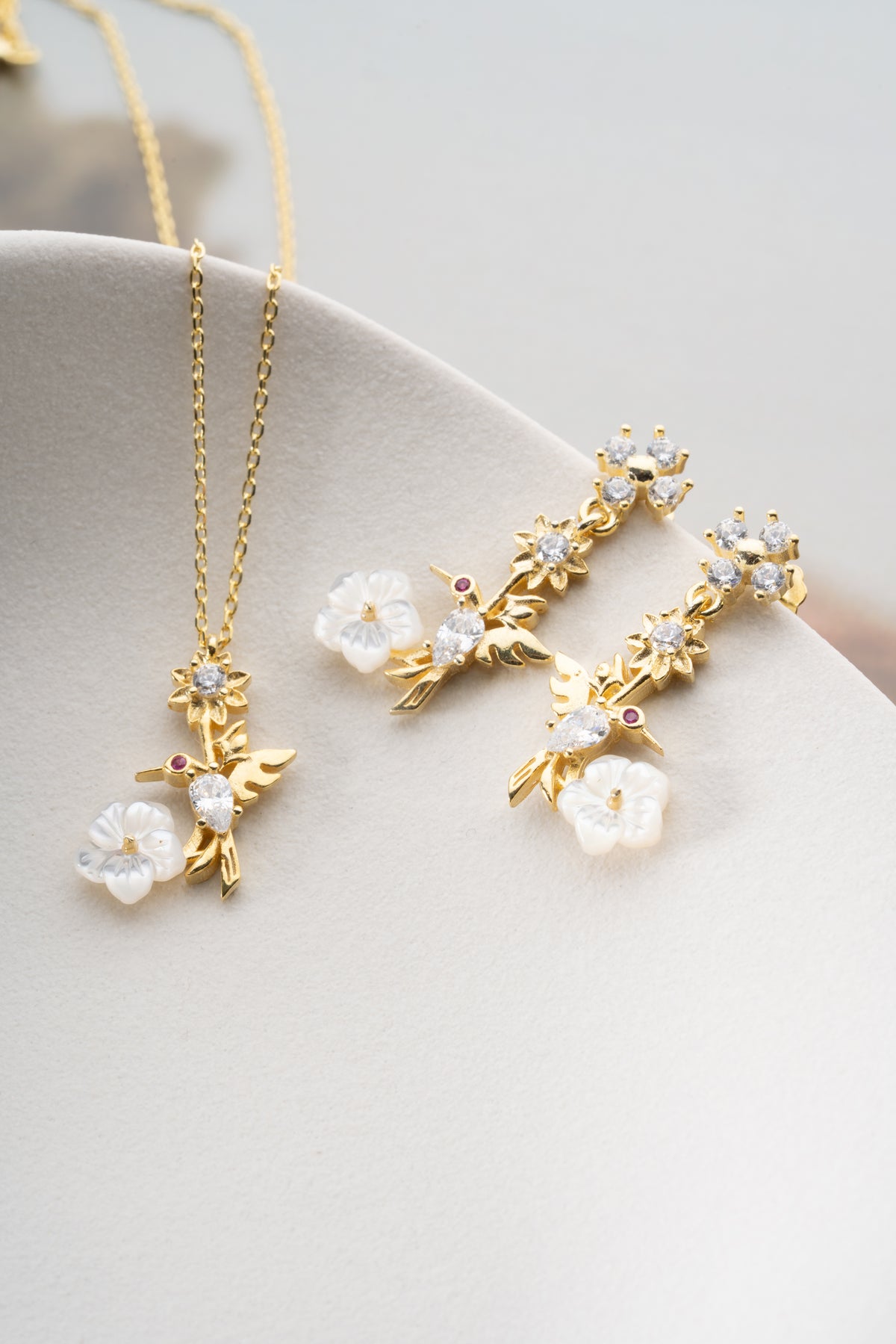 Hummingbird and Pearl Flower Jewelry Set