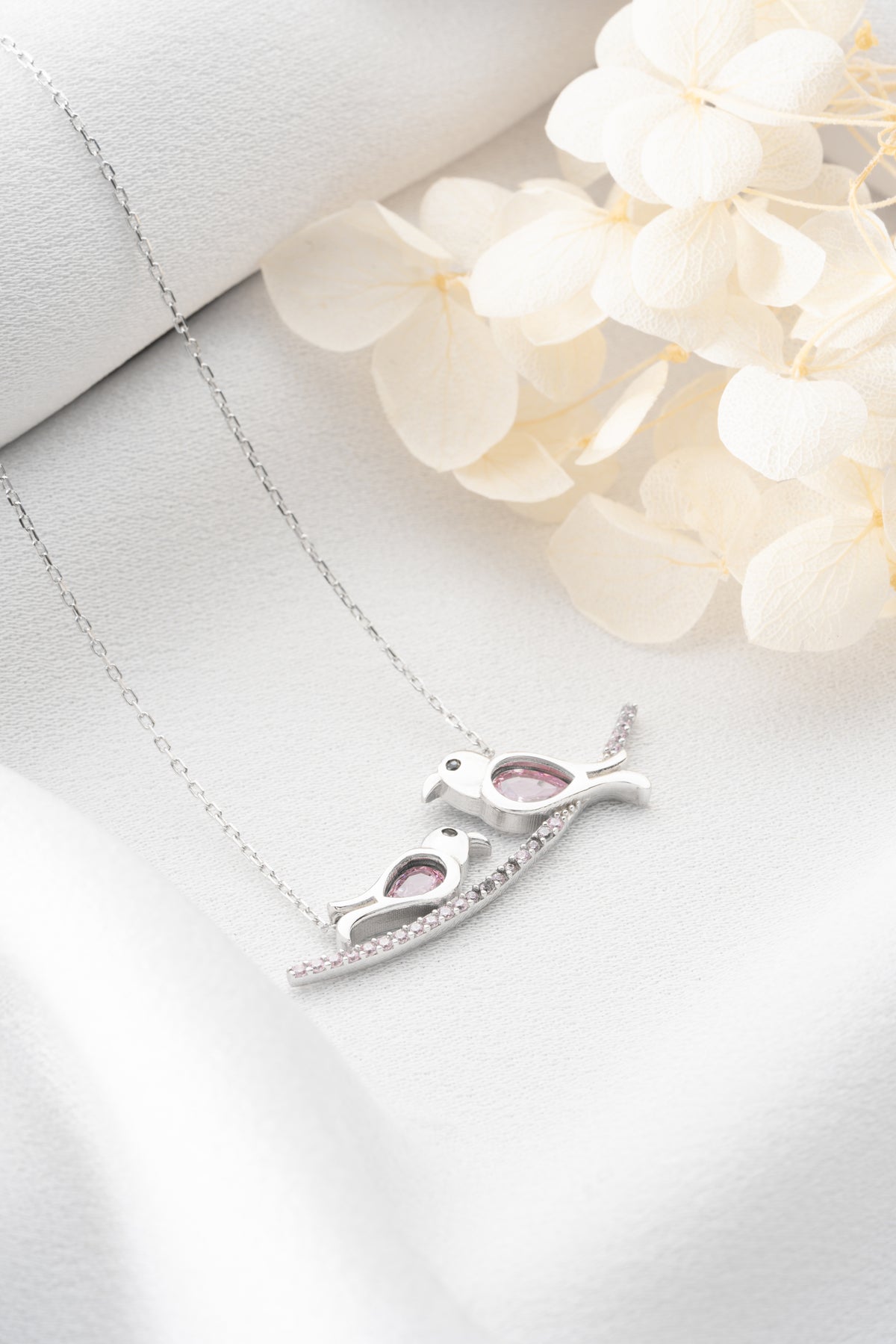 Lovebirds Pendant Necklace in Silver