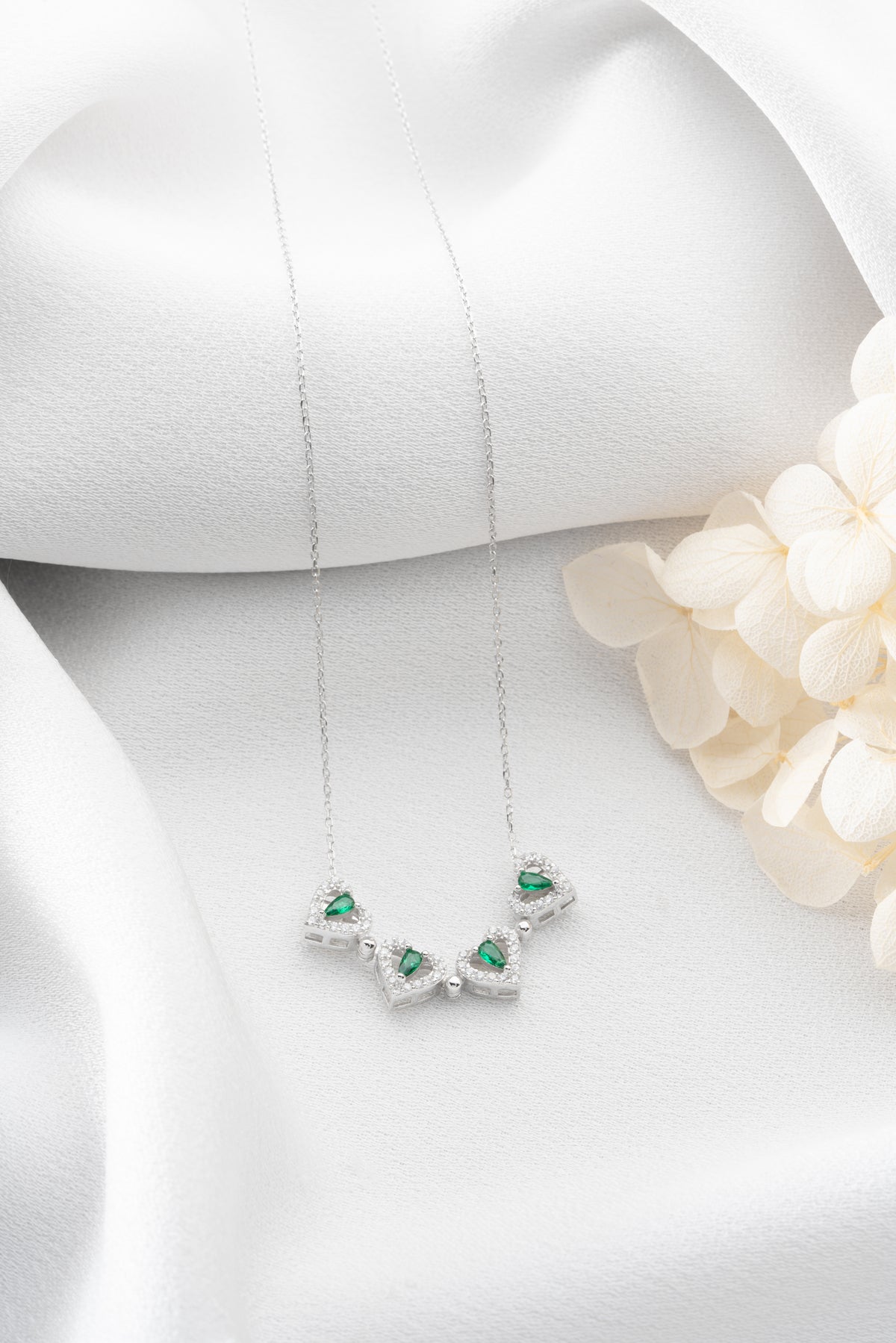 Magnetic Four Leaf Clover Necklace