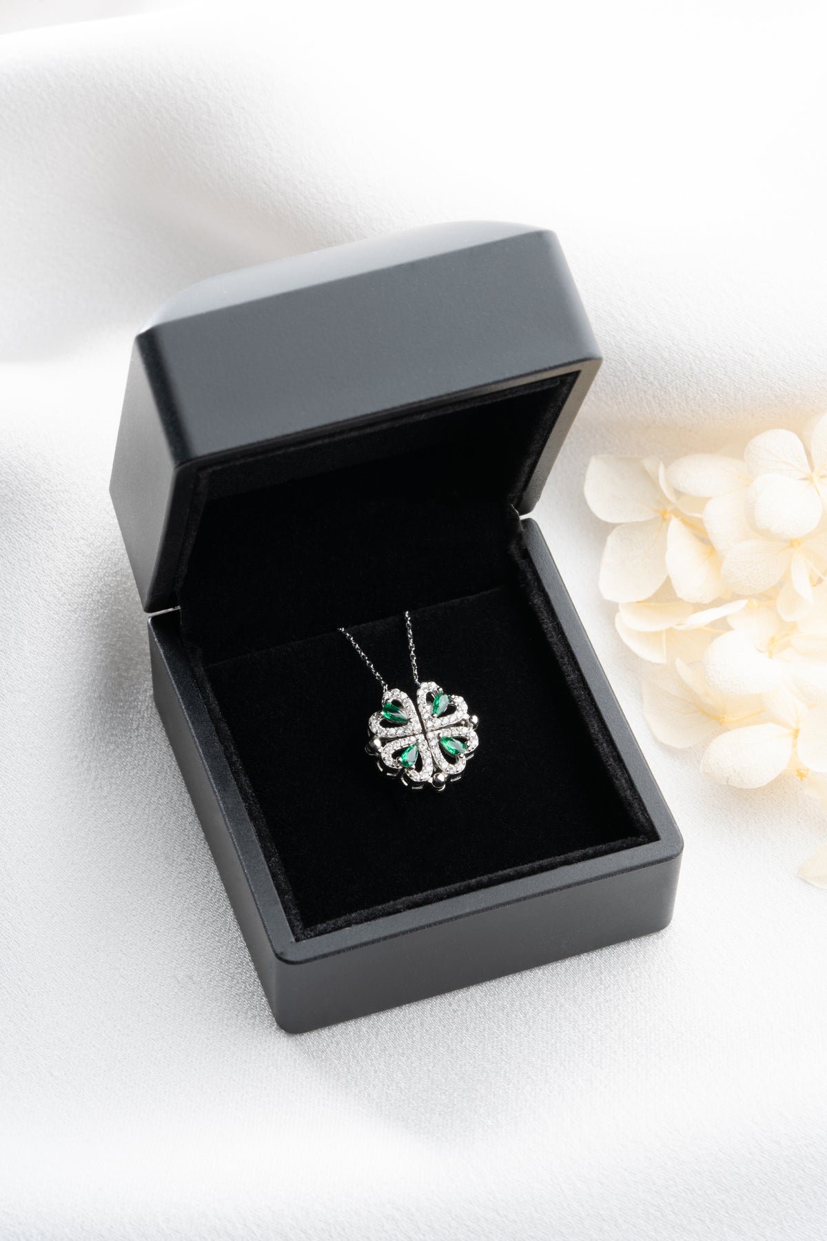 Magnetic Four Leaf Clover Necklace