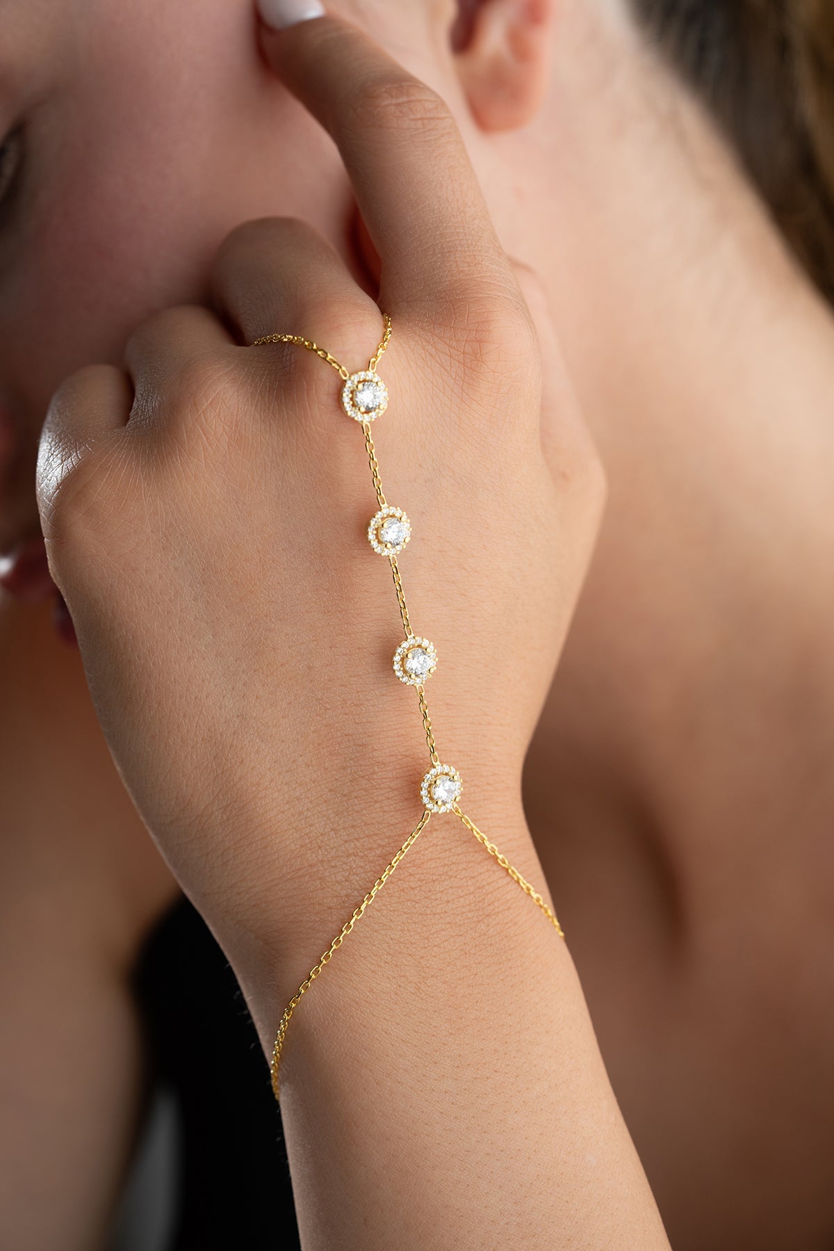 Round Halo Crystal Hand Chain Bracelet