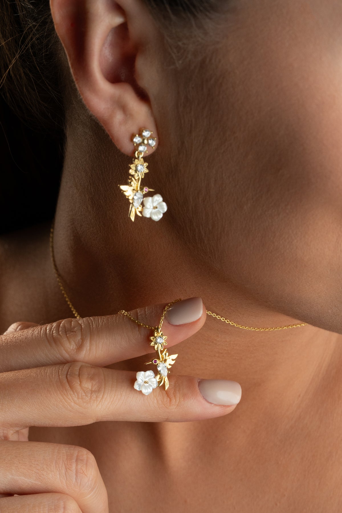 Hummingbird and Pearl Flower Jewelry Set