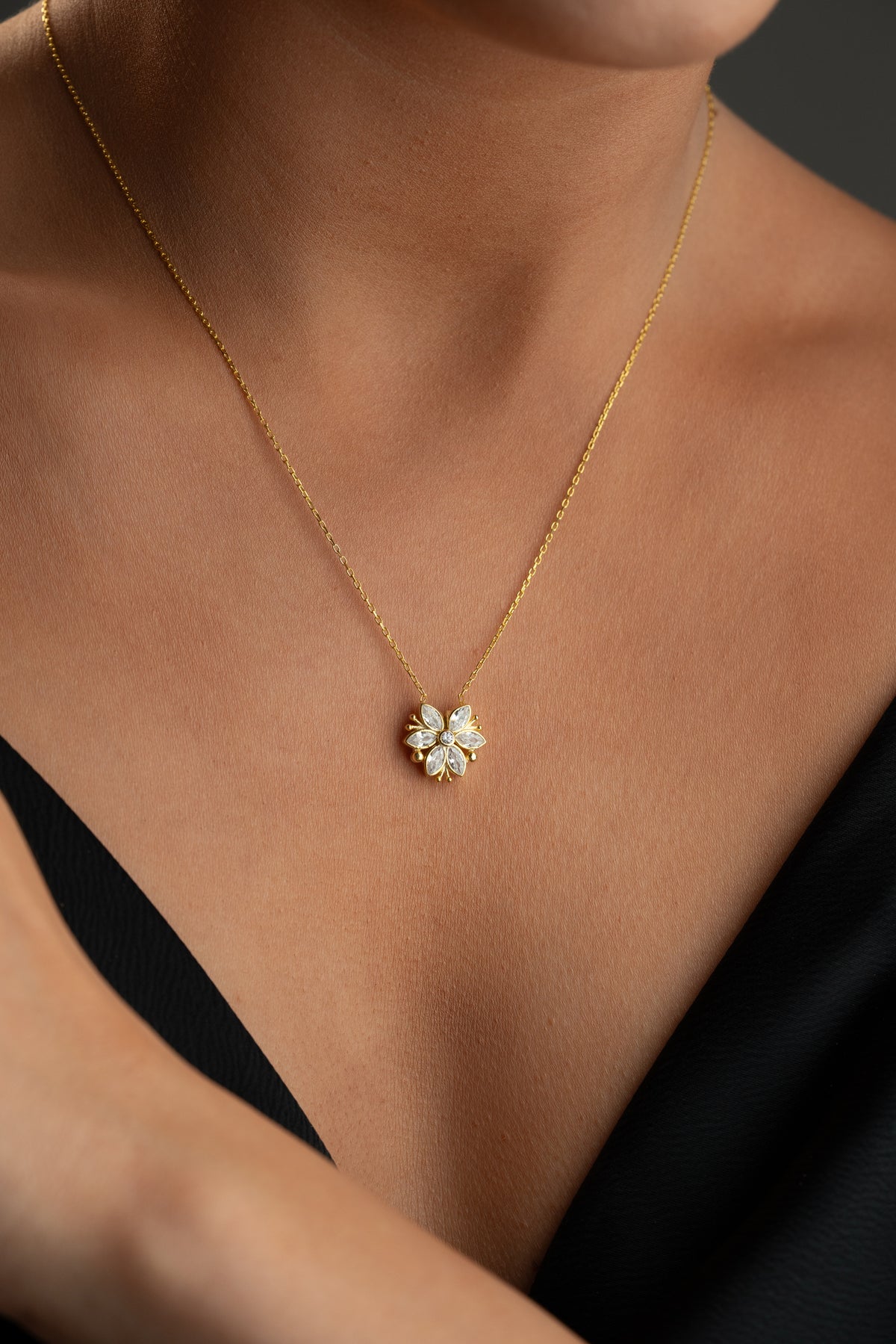Crystal Flower Pendant Necklace in Gold