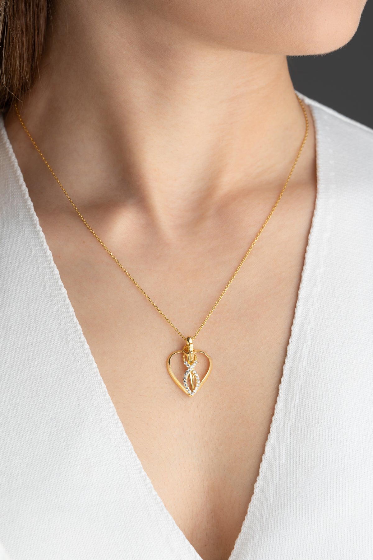 Infinity Heart Pendant Necklace in Gold