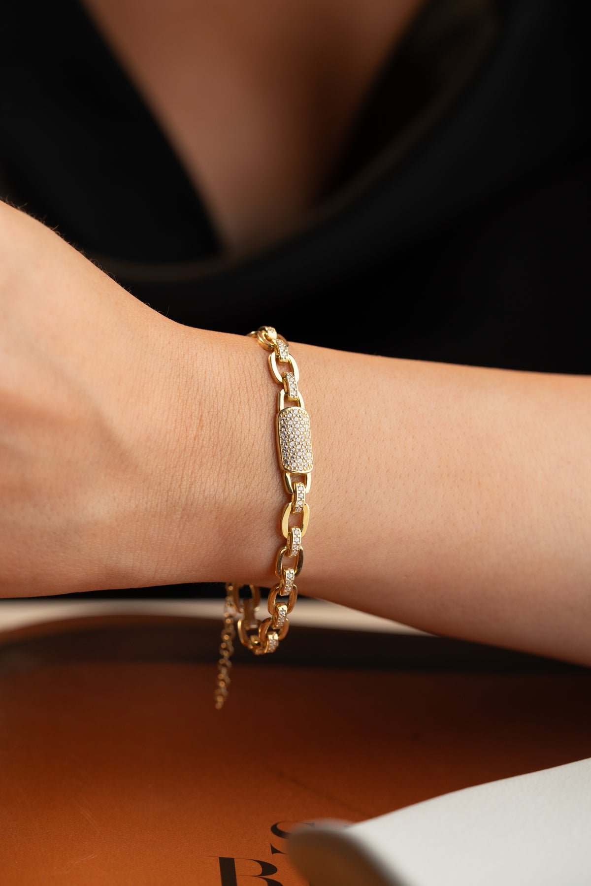 Pave Bar Oval Link Chain Bracelet
