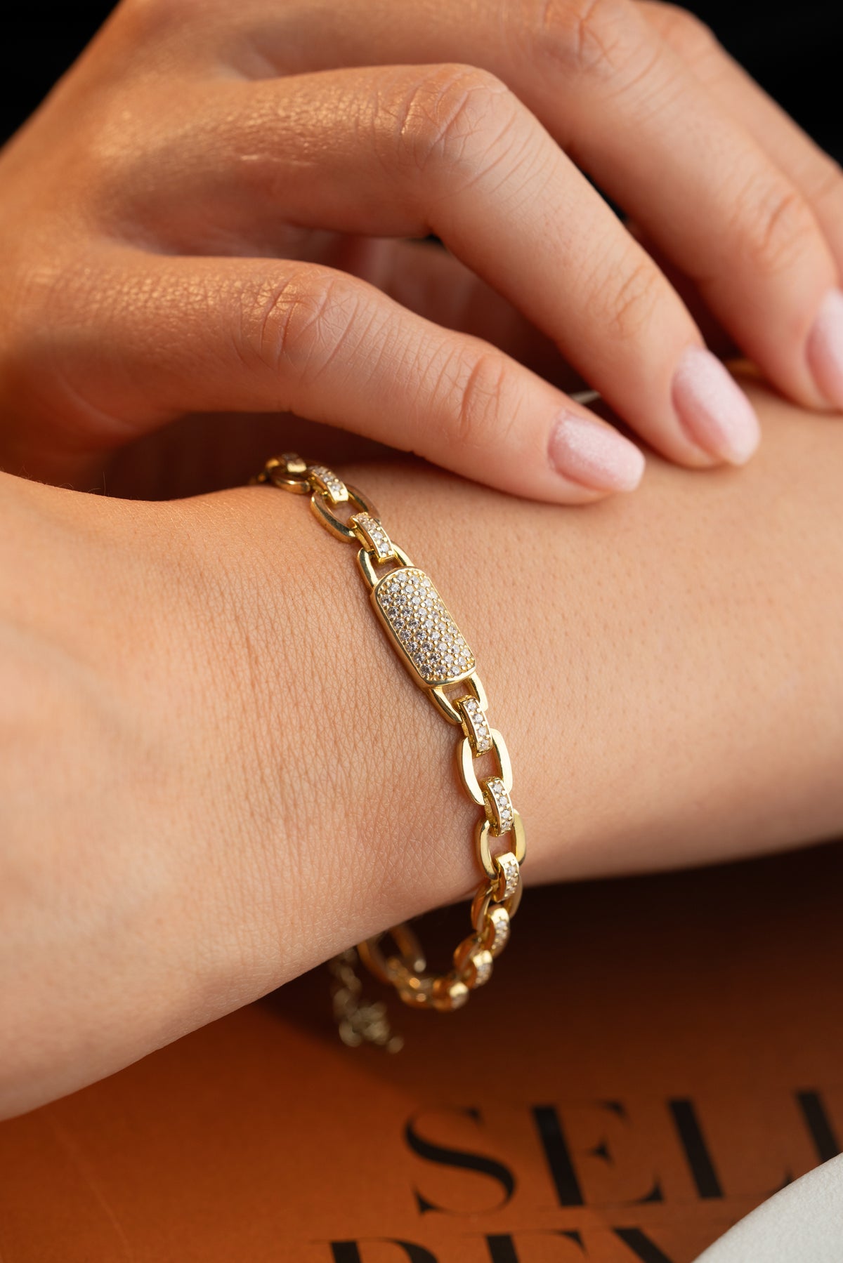 Pave Bar Oval Link Chain Bracelet