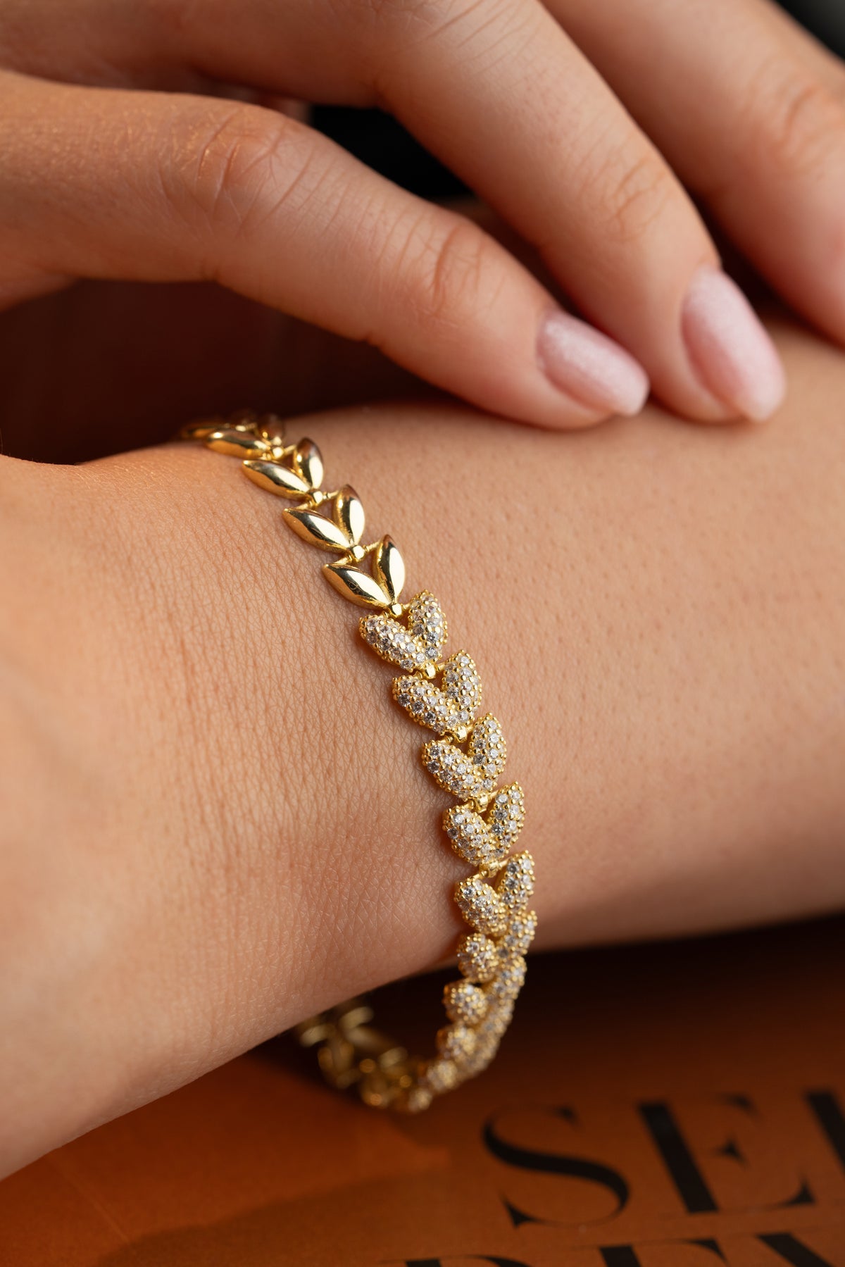Pave Leaf Link Bracelet in Gold