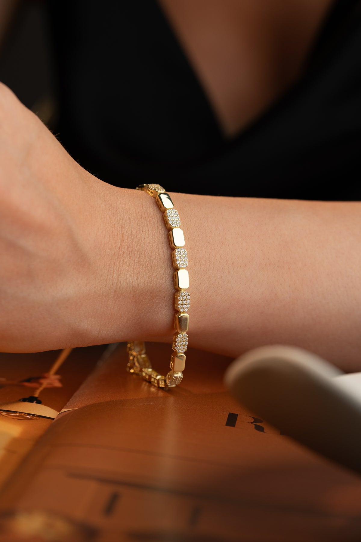 Alternating Pave Link Bracelet in Gold
