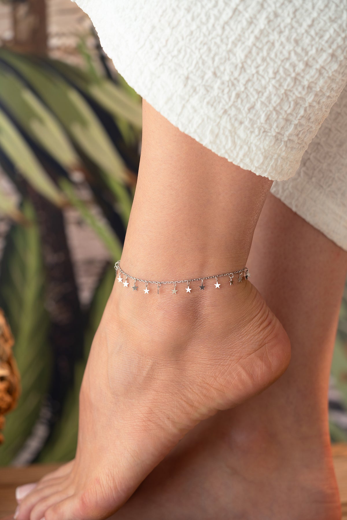 Dangling Star Charm Anklet in Silver