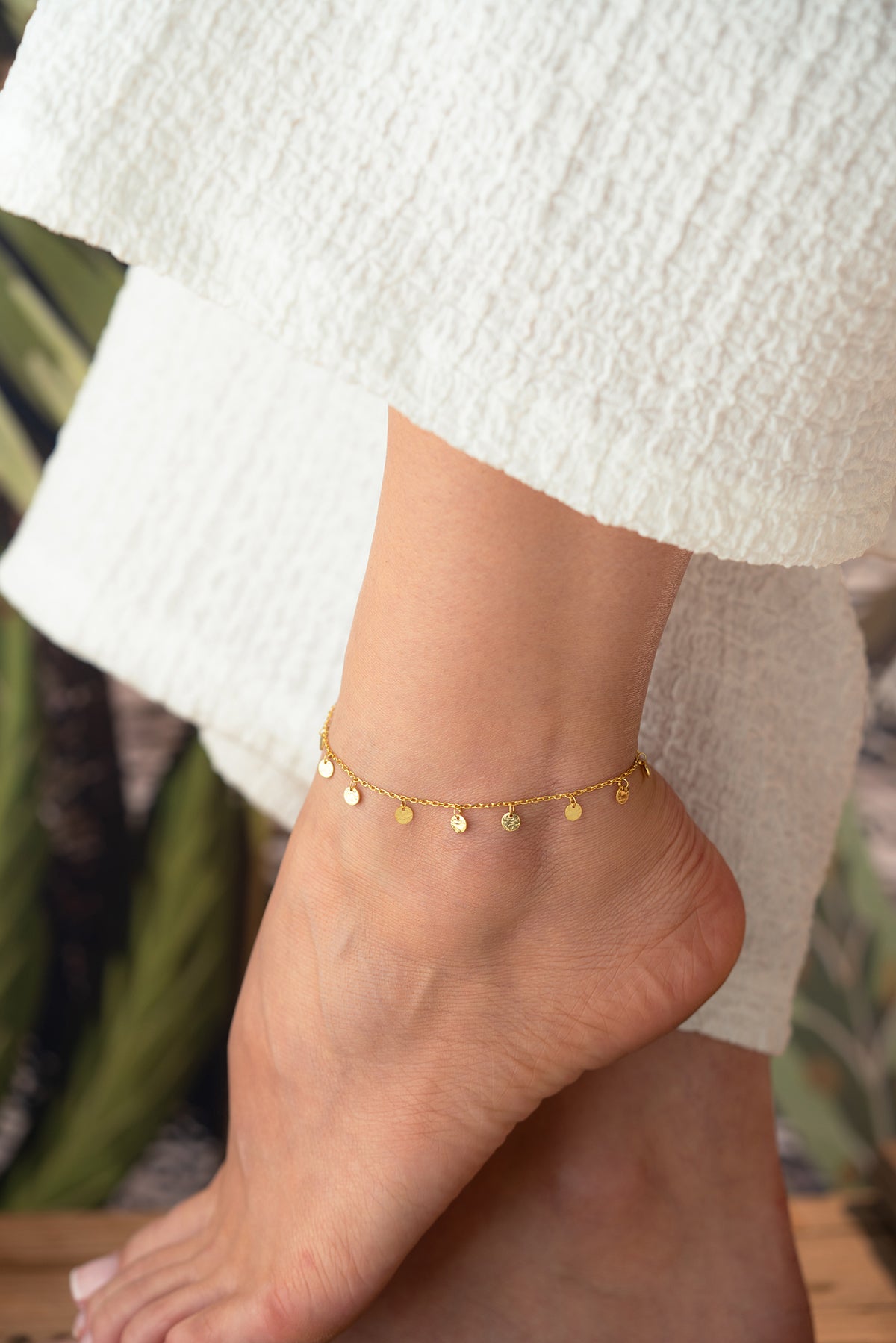 Hammered Gold Disc Charm Anklet