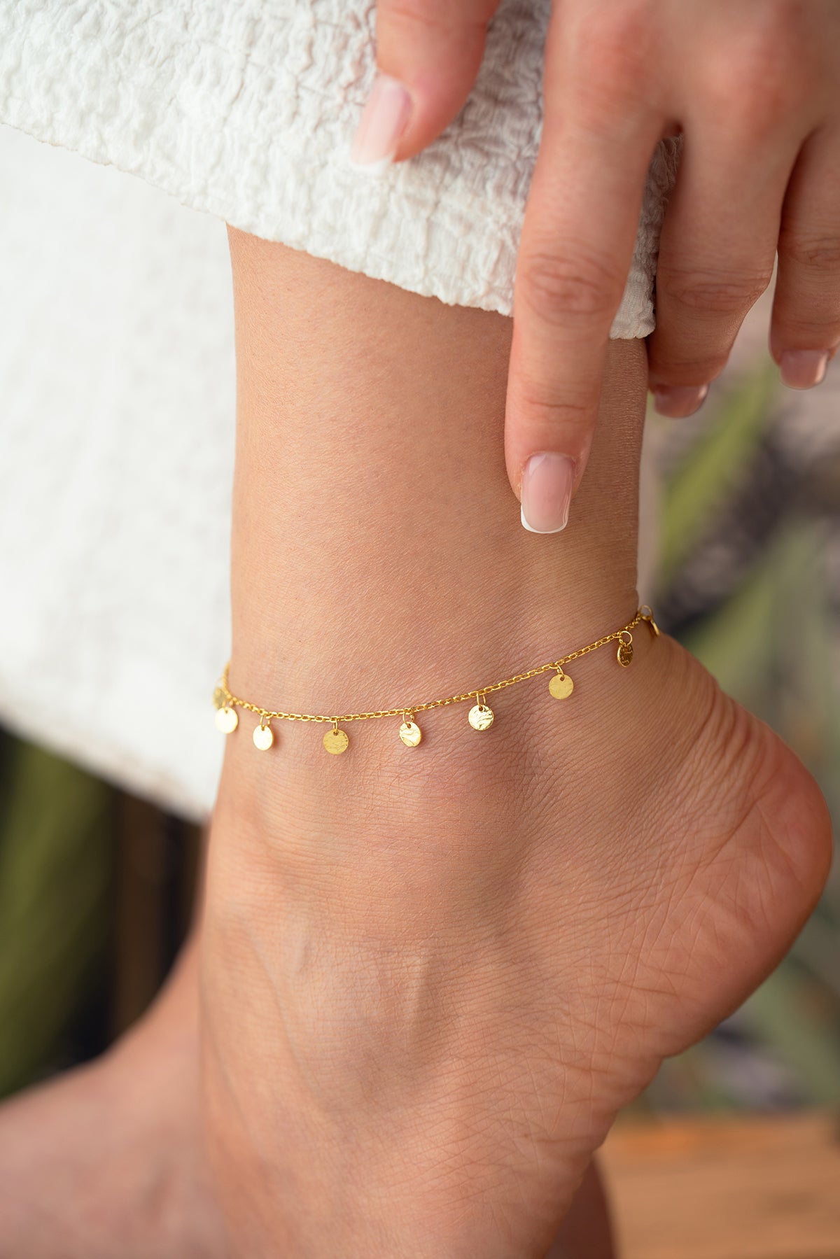 Hammered Gold Disc Charm Anklet