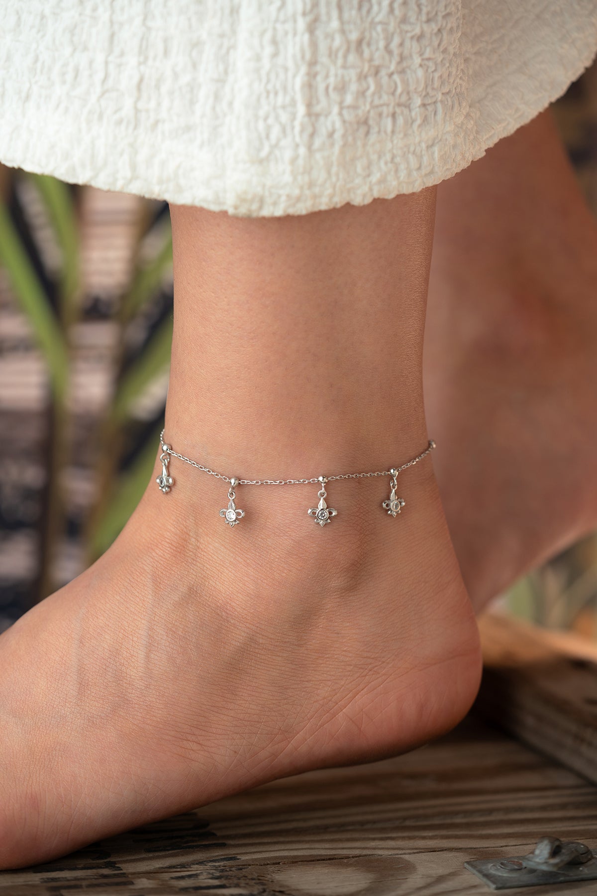 Crystal Flower Charm Anklet in Silver