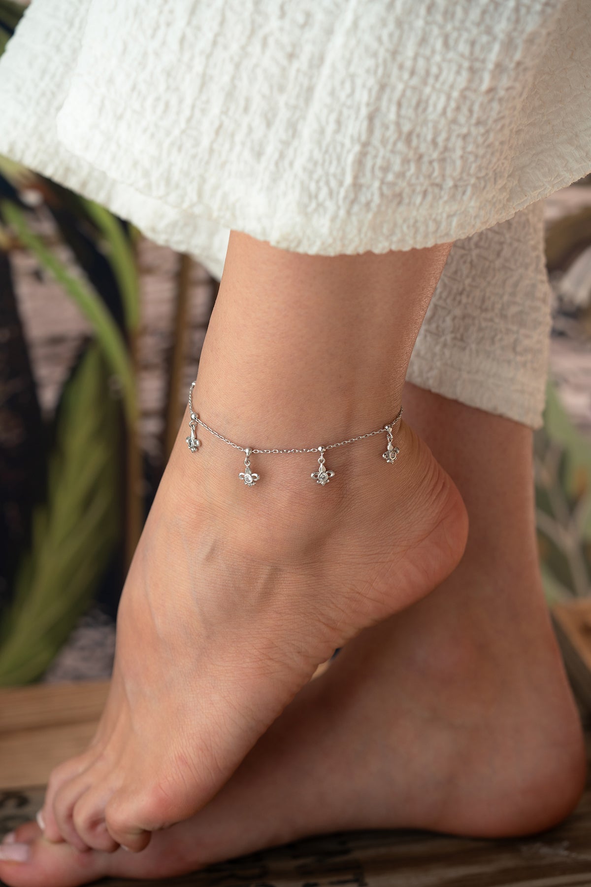 Crystal Flower Charm Anklet in Silver