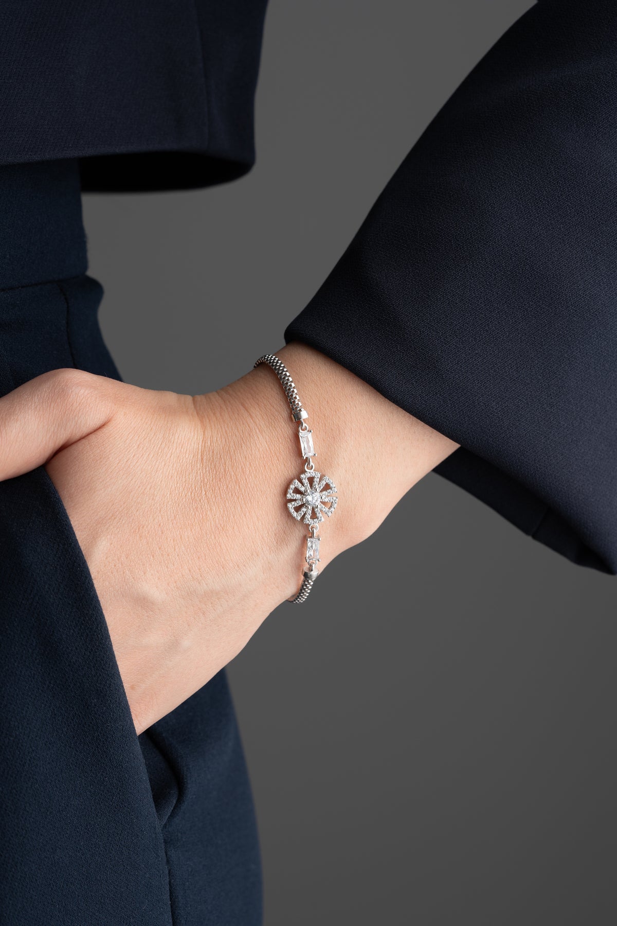 Box Chain Pave Starburst Bracelet