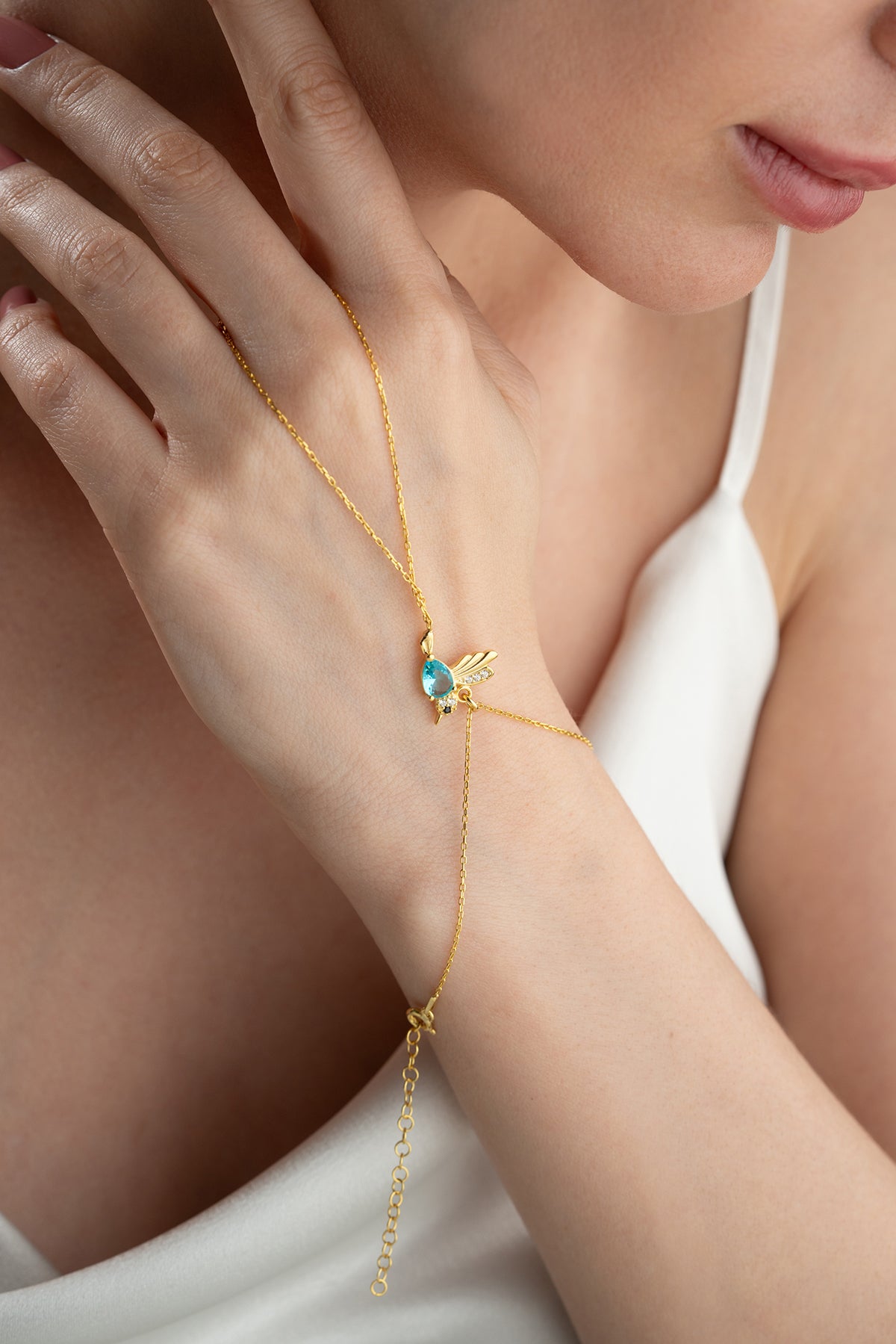 Bee Charm Crystal Hand Chain Bracelet in Gold