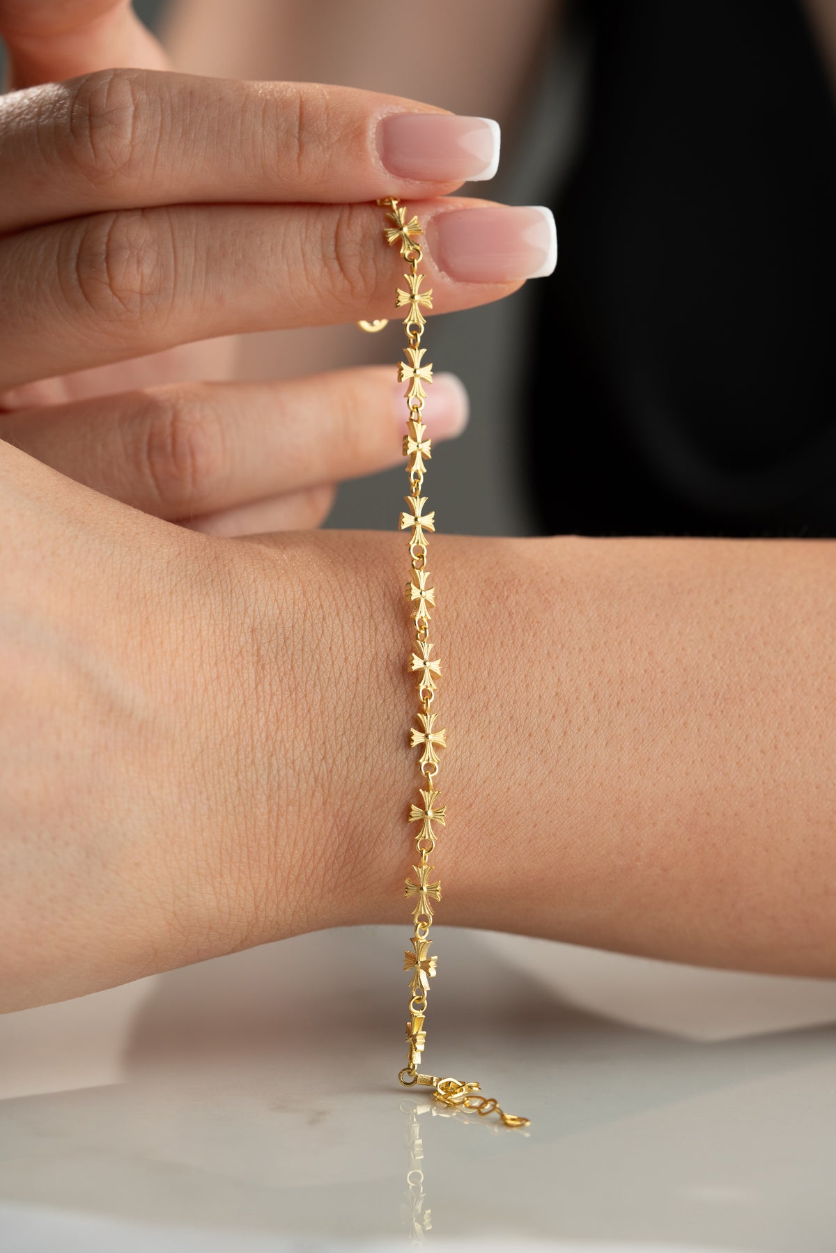 Mini Cross Link Chain Bracelet in Gold