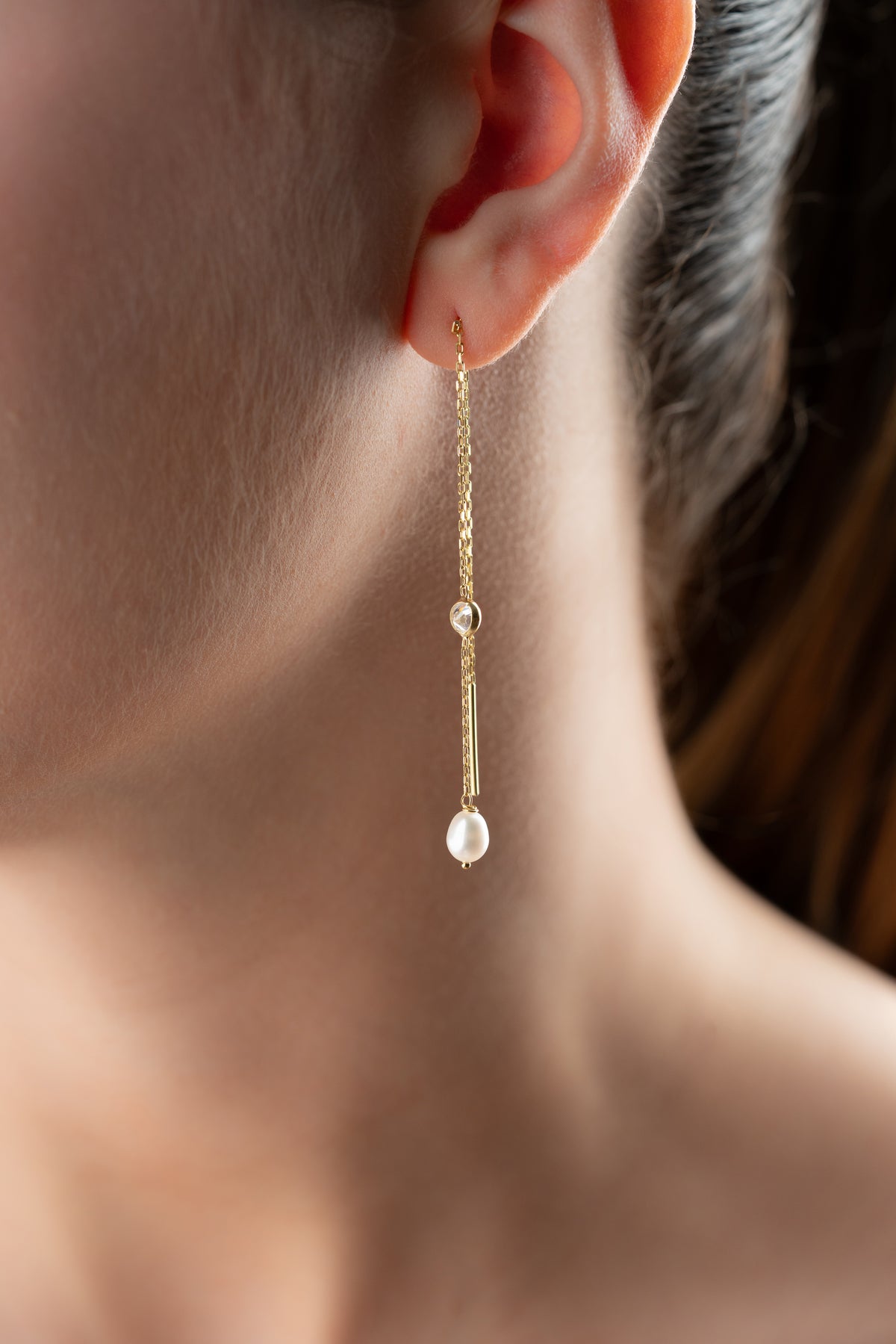 Pearl and Crystal Threader Earrings Gold
